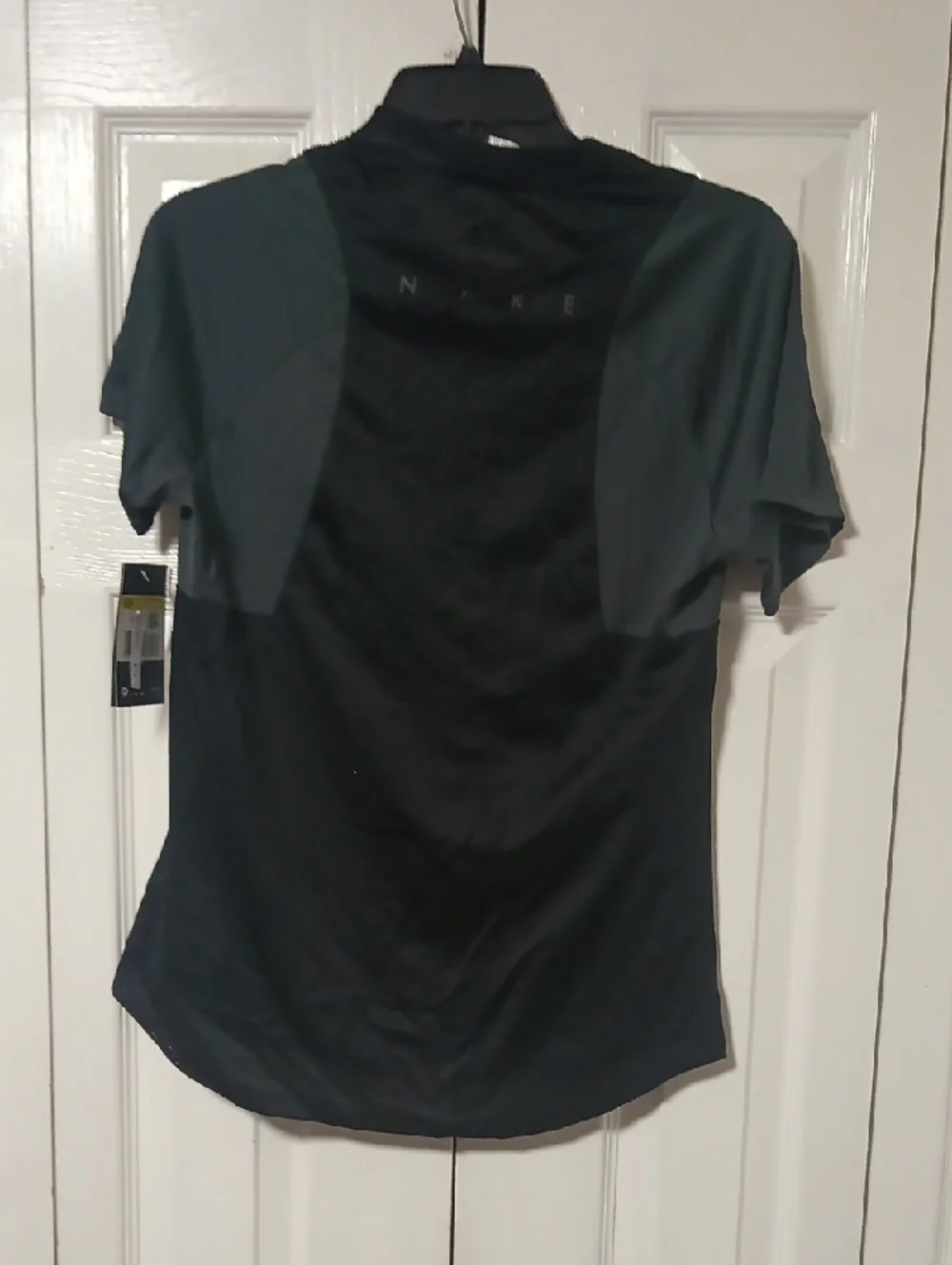 Nike Women's Two-Tone Black and Gray Academy Top